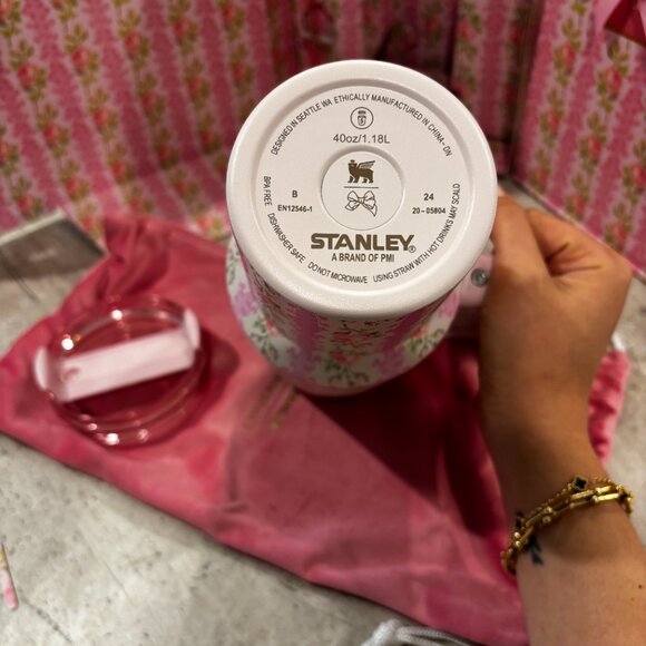 Stanley loveshackfancy 40oz special box - Picture 8 of 8